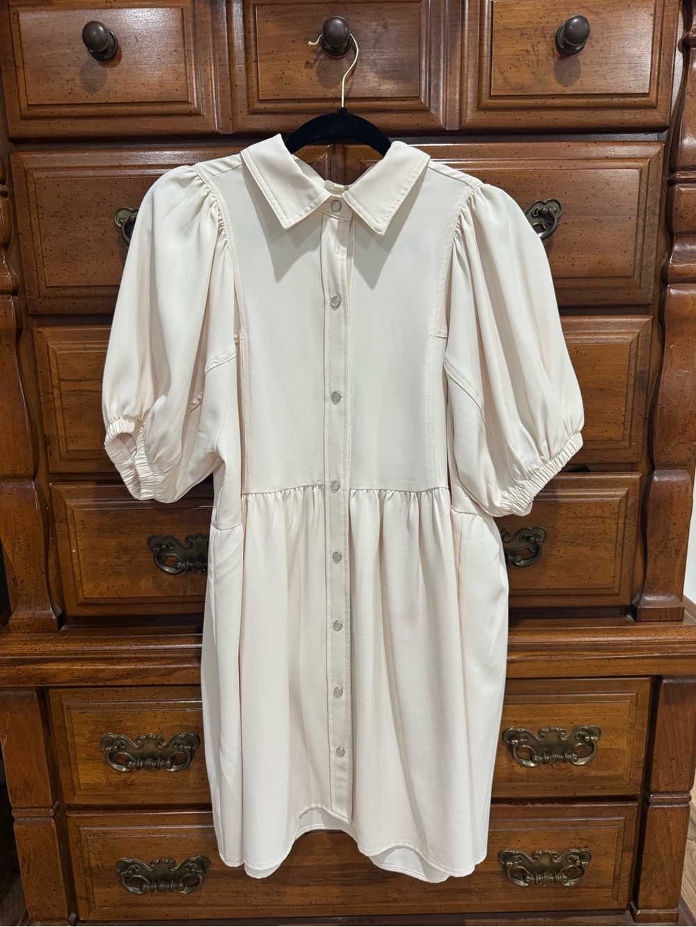entro Cream Button-Front Puff-Sleeve Mini Dress